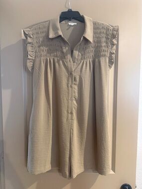 Jodifl Taupe Ruffle Sleeve Romper Small Boutique NWOT Flowy